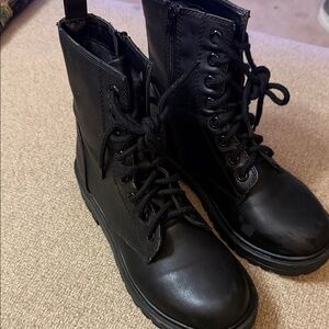 UNR8ED Black Lace-Up Women's Boots